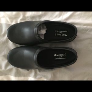 allheart clogs